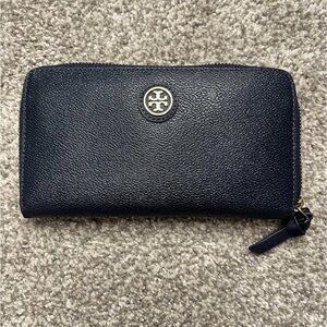 Tory Burch Robinson Leather Slim Pebbled Wallet